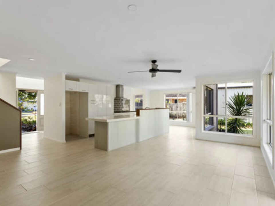 24 Winch Court Banksia Beach