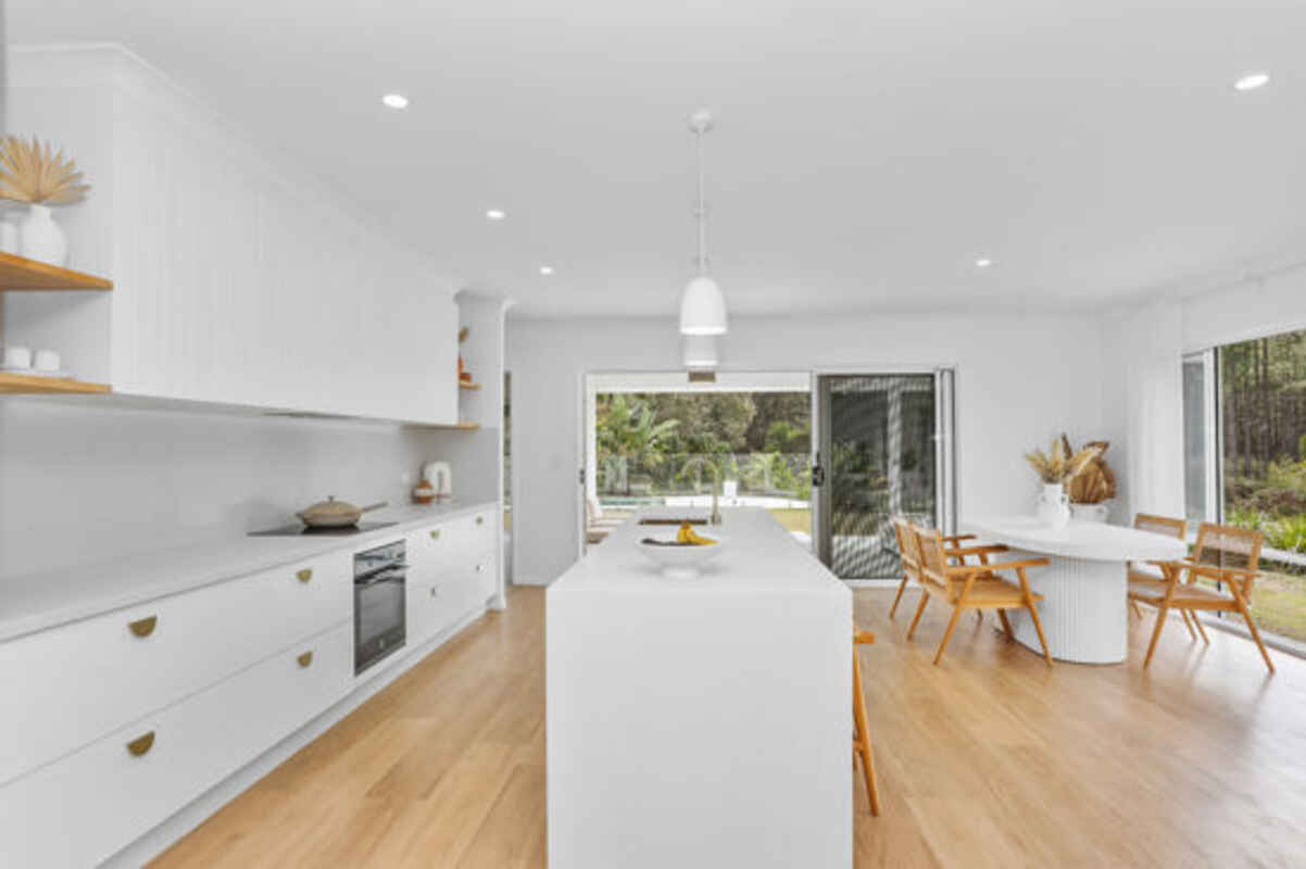 211 Freshwater Drive Banksia Beach 211 Freshwater Drive Banksia Beach