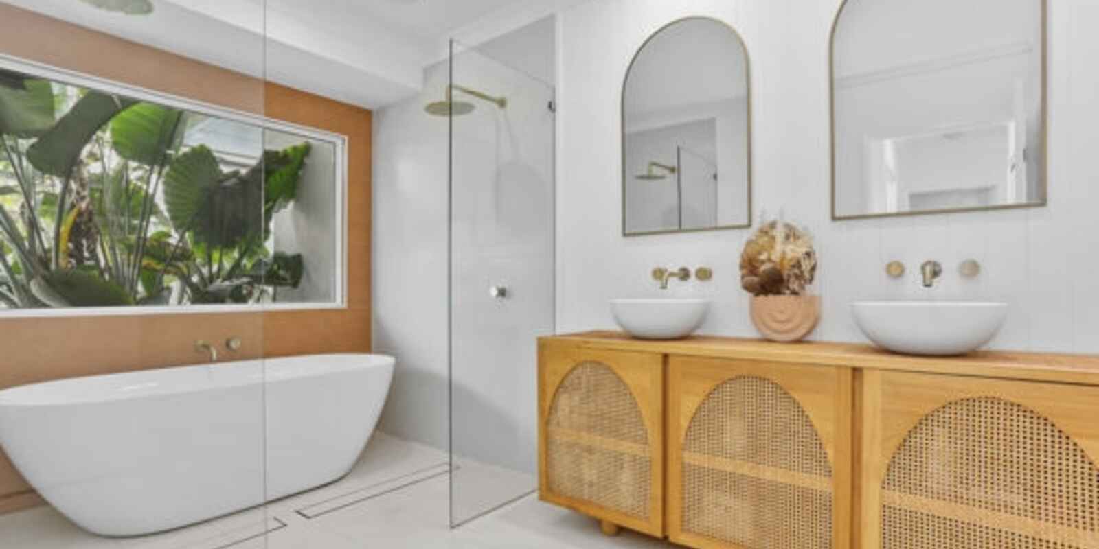 211 Freshwater Drive Banksia Beach 211 Freshwater Drive Banksia Beach