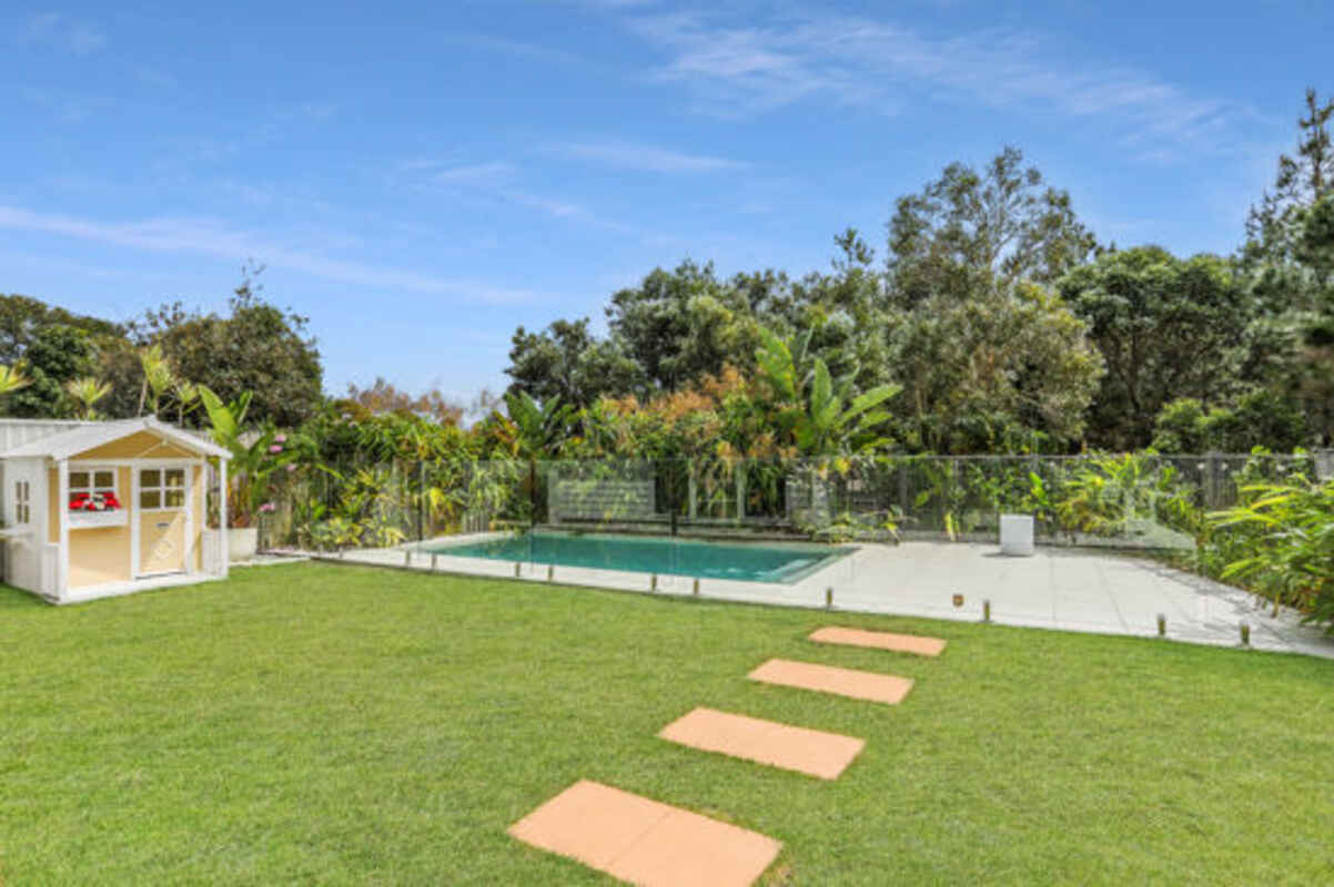 211 Freshwater Drive Banksia Beach 211 Freshwater Drive Banksia Beach