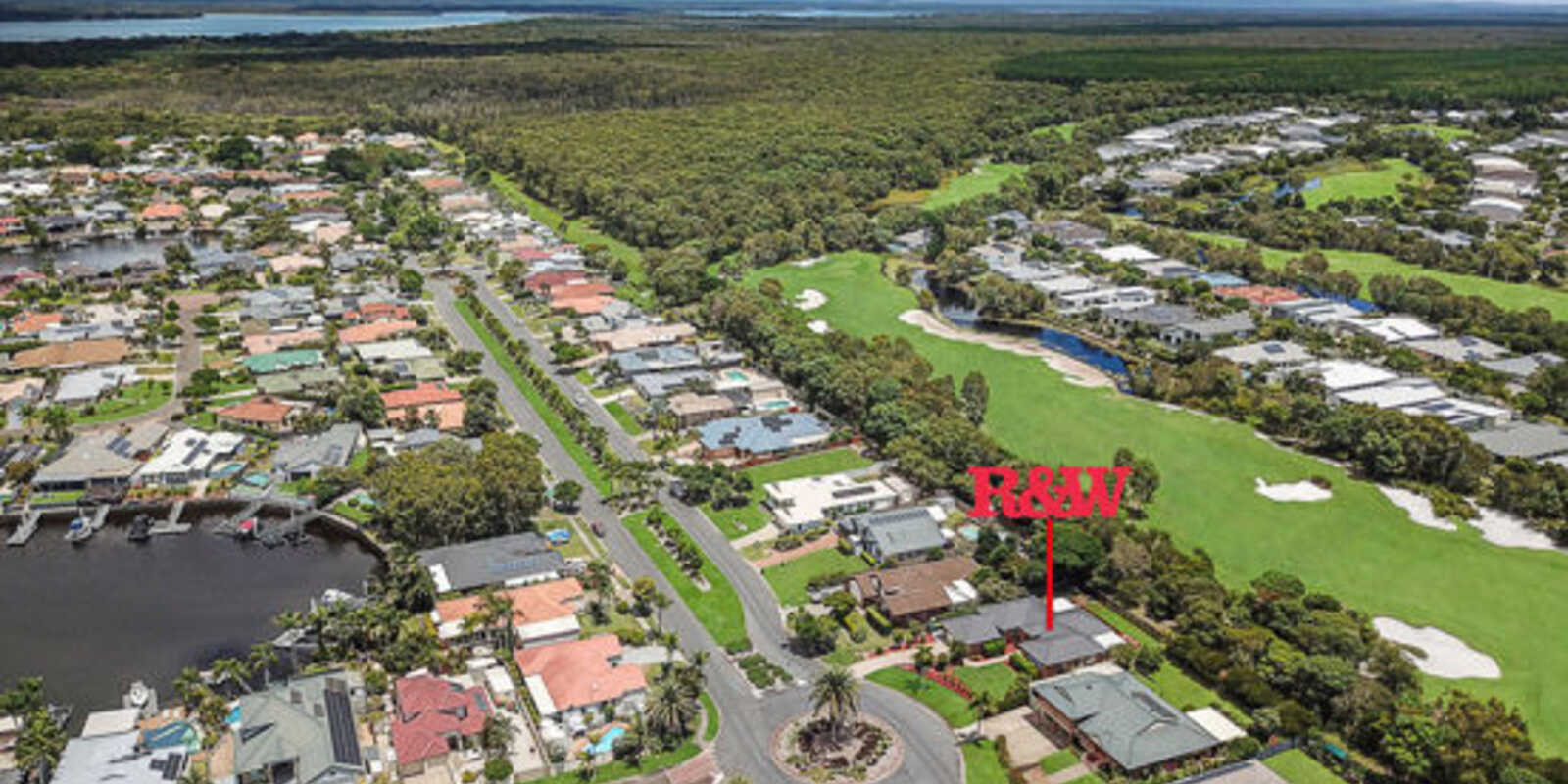 215 Endeavour Drive Banksia Beach