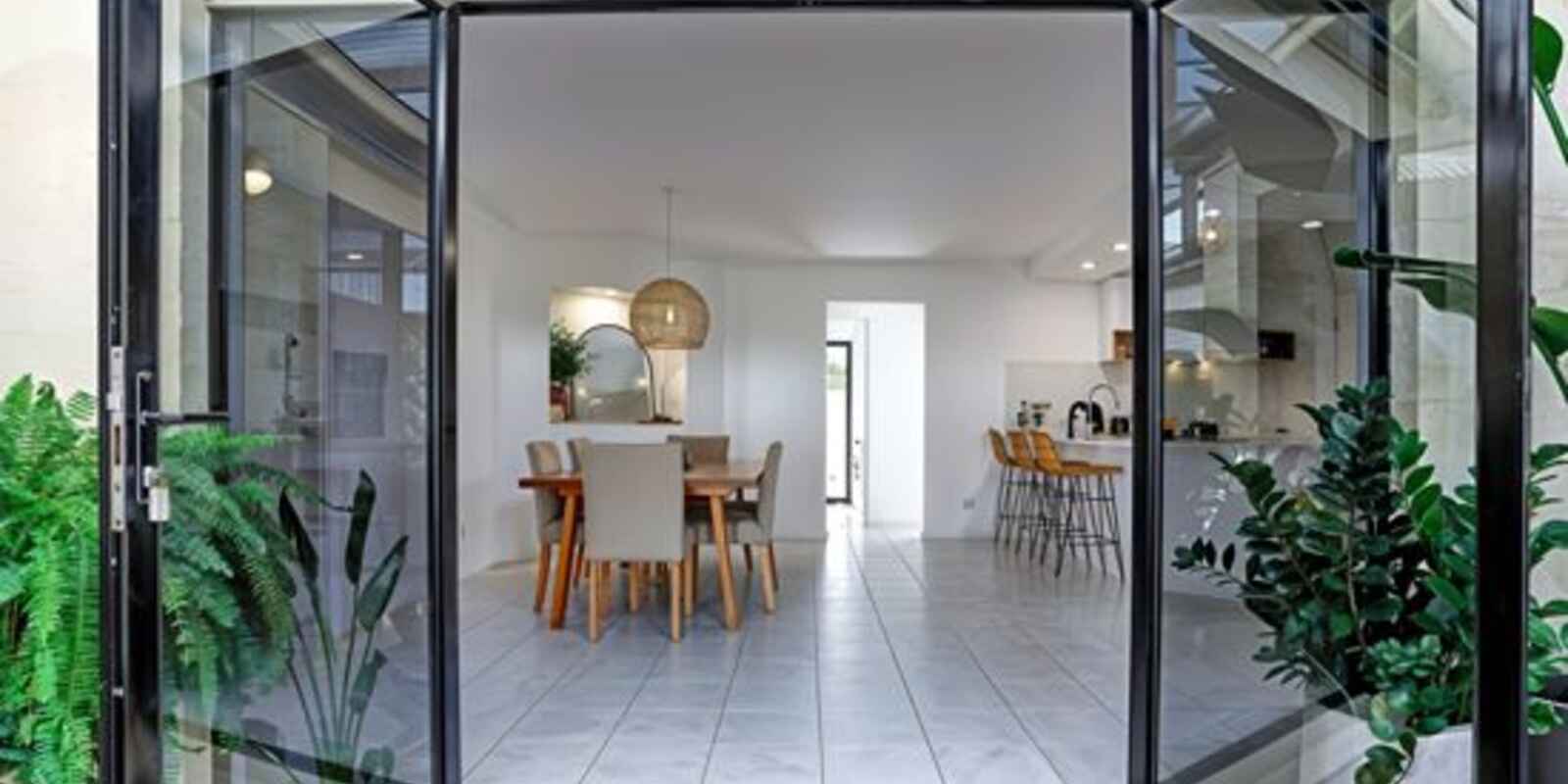 12 Avoca Esplanade Sandstone Point 12 Avoca Esplanade Sandstone Point