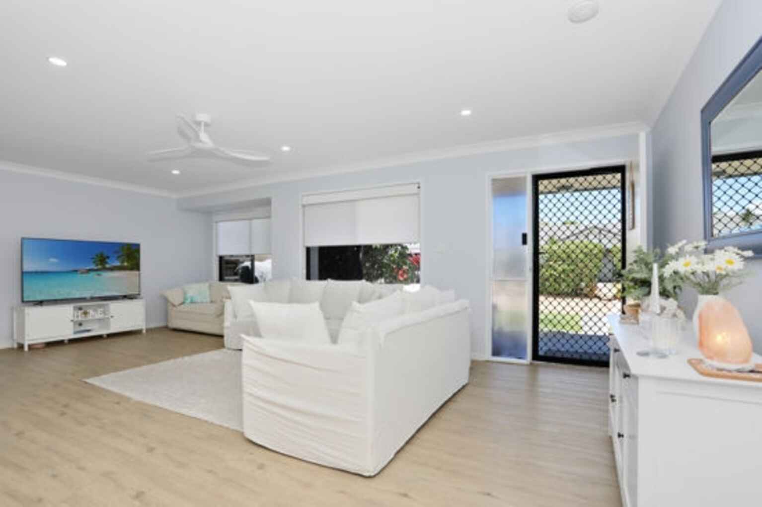 2 Seafarer Court Sandstone Point 2 Seafarer Court Sandstone Point