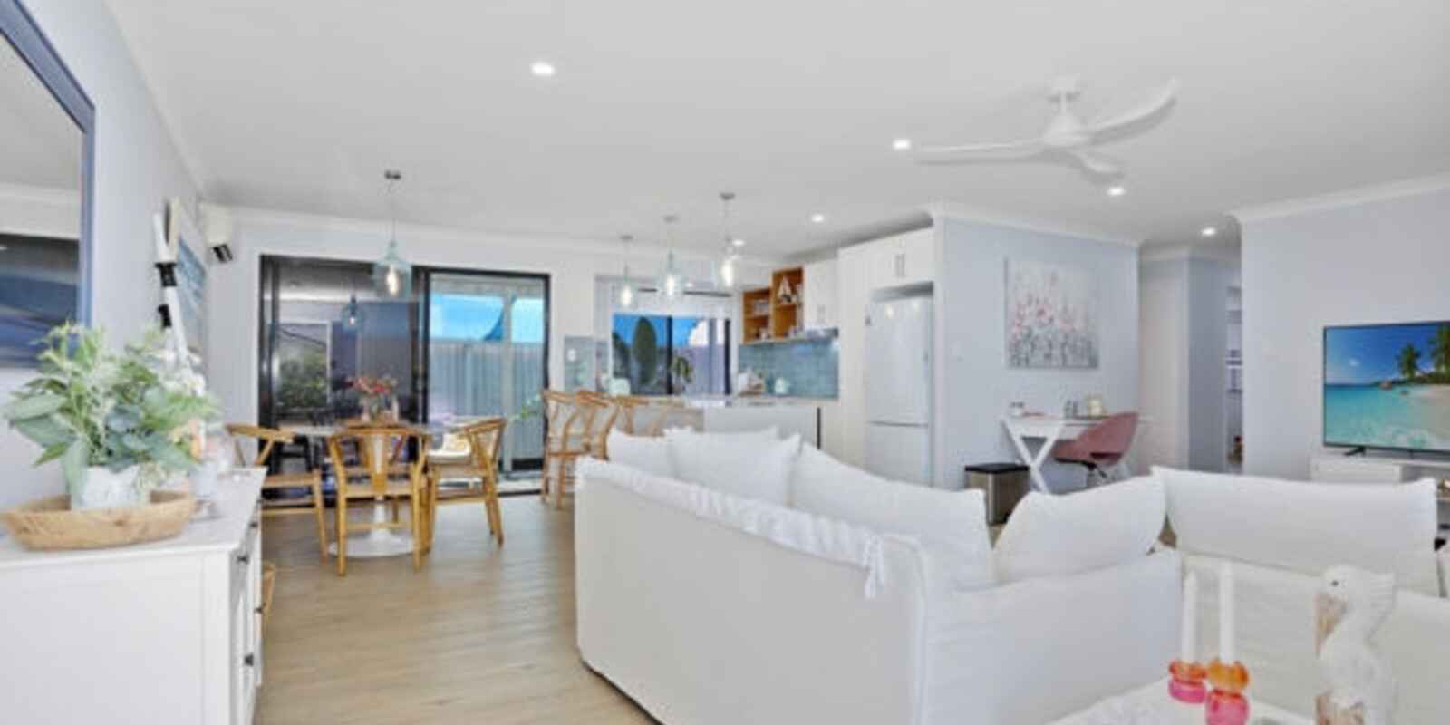 2 Seafarer Court Sandstone Point 2 Seafarer Court Sandstone Point