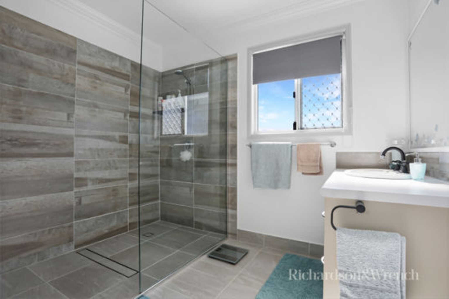 2/5 Winston Drive Bongaree