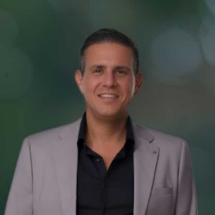 Tarek  Noble